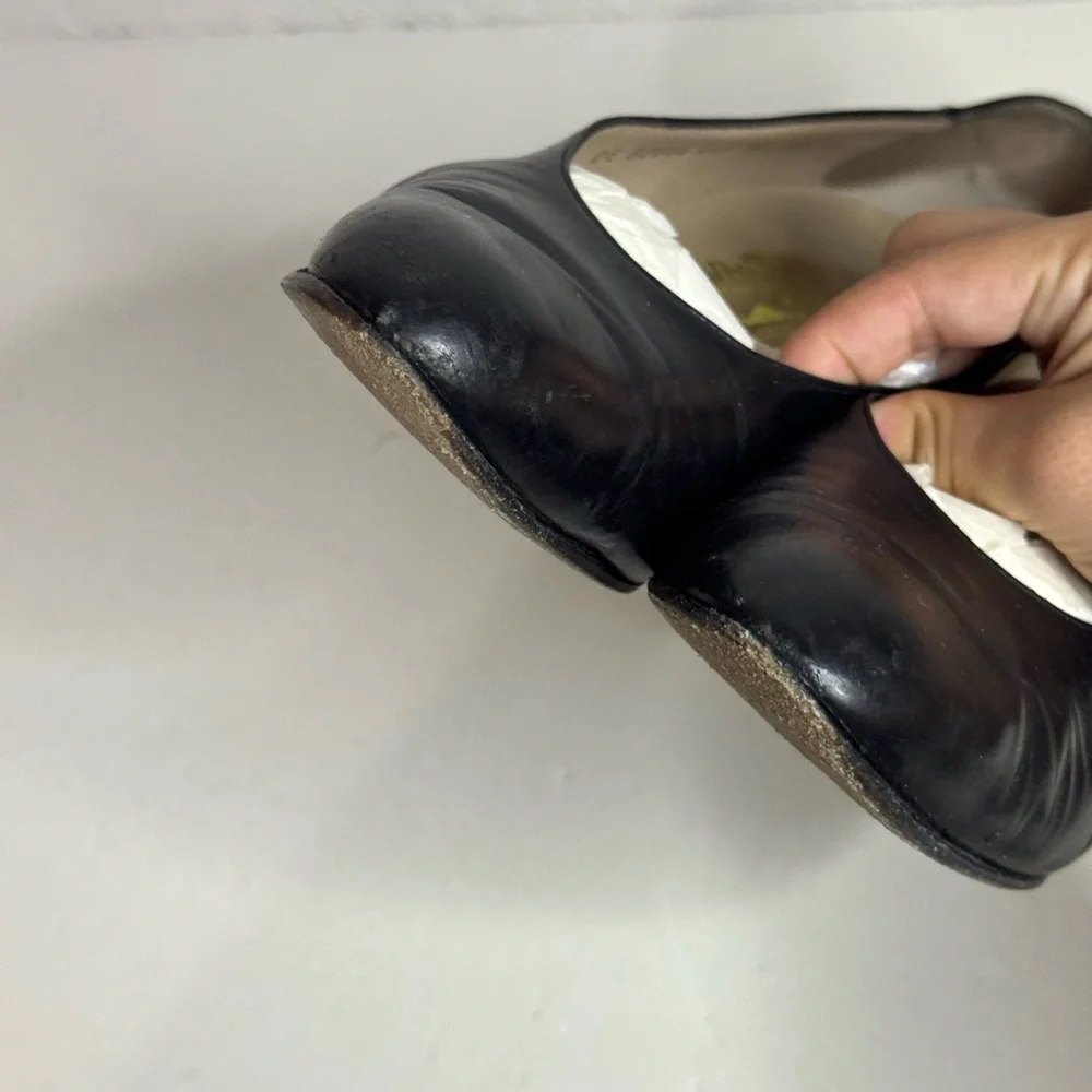 Salvatore Ferragamo Women’s Beautiful Classic 90’s Black Pump Heels Size 10